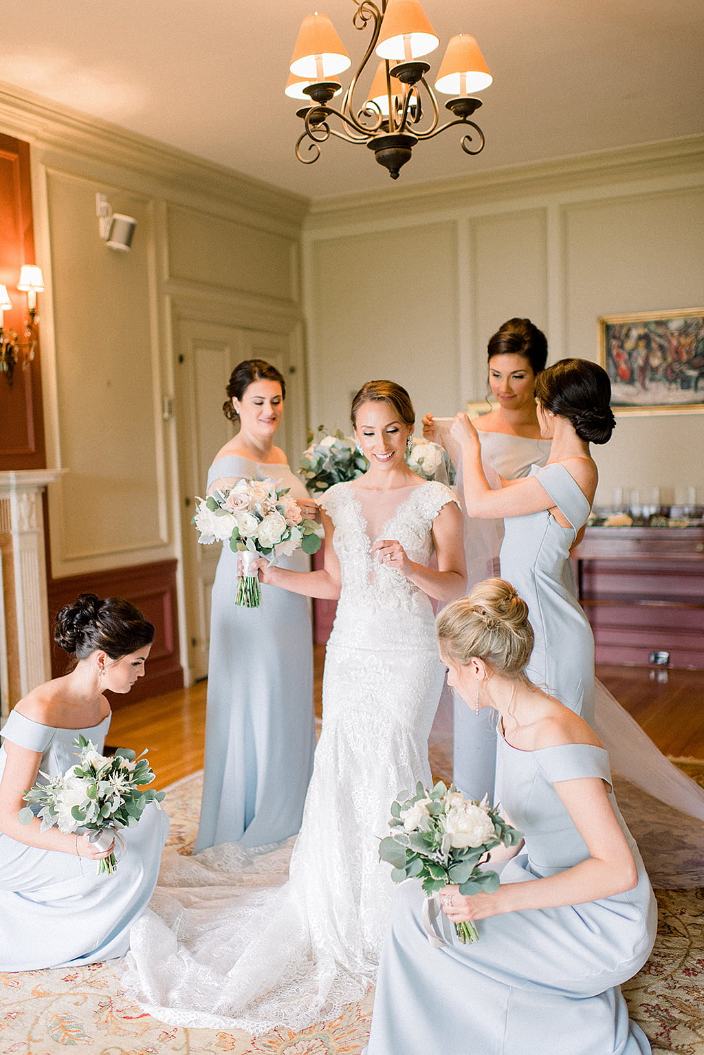 Bridal party getting ready in Misselwood House Aggassiz Room